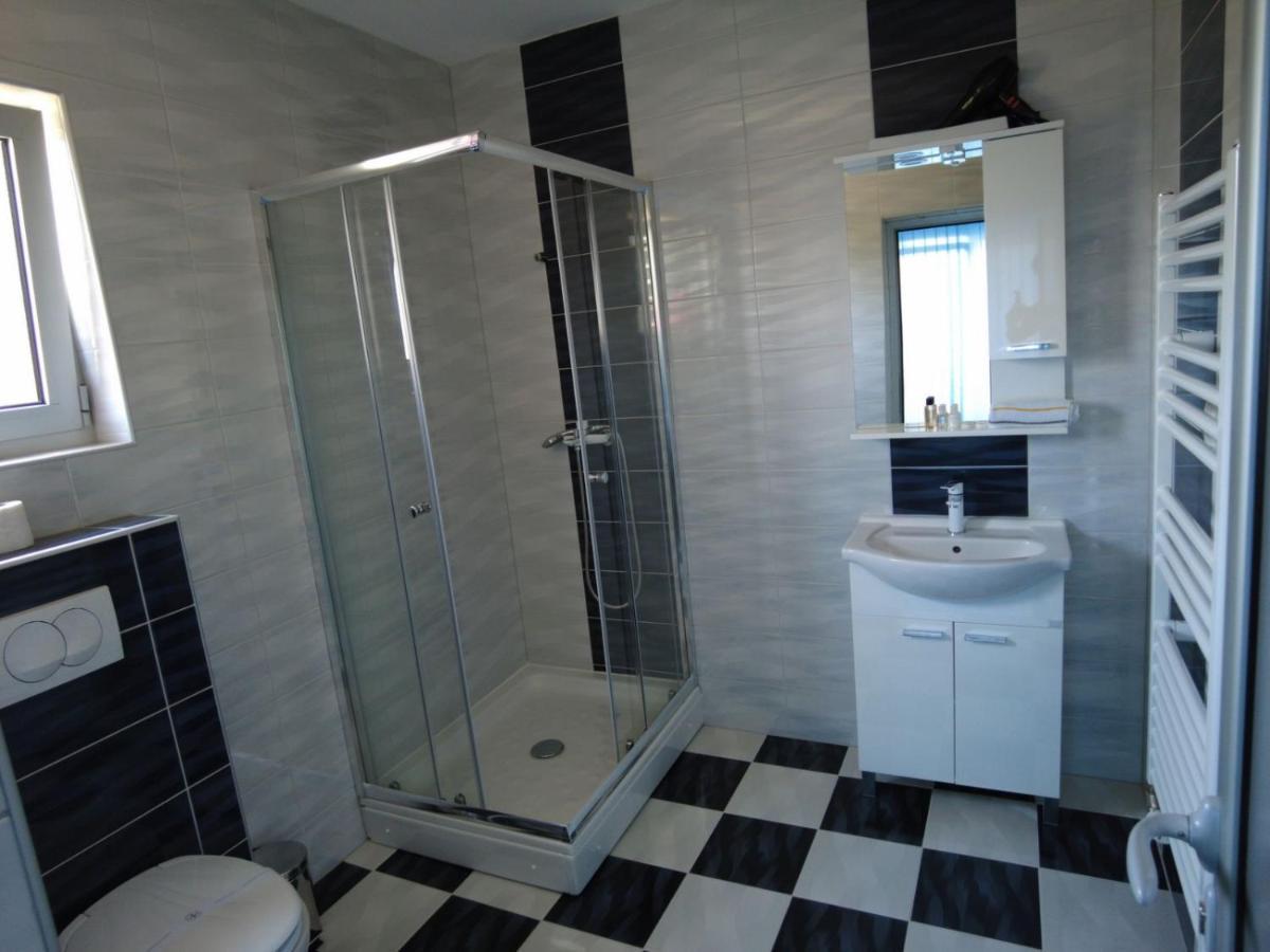 Motel Aladin Cazin Zewnętrze zdjęcie